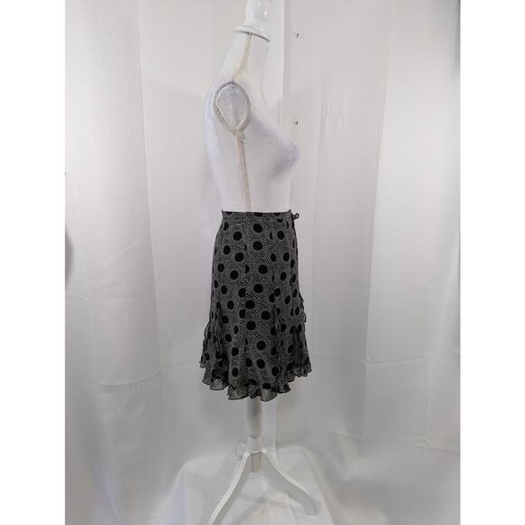 ANN TAYLOR LOFT! BLACK, WHITE FLORAL ABSTRACT, RUFFLED DETAIL SKIRT! SZ 2P - Picture 5 of 9